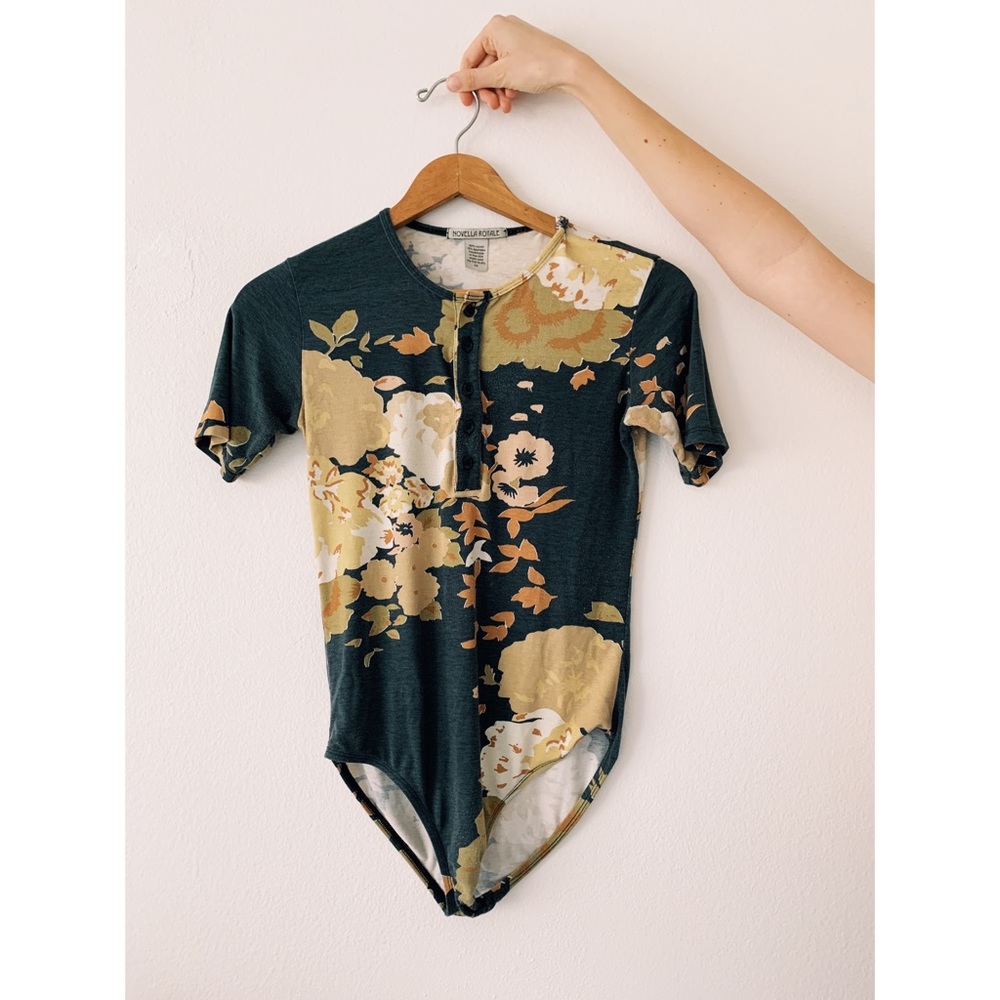 Novella Royale floral bodysuit size XS